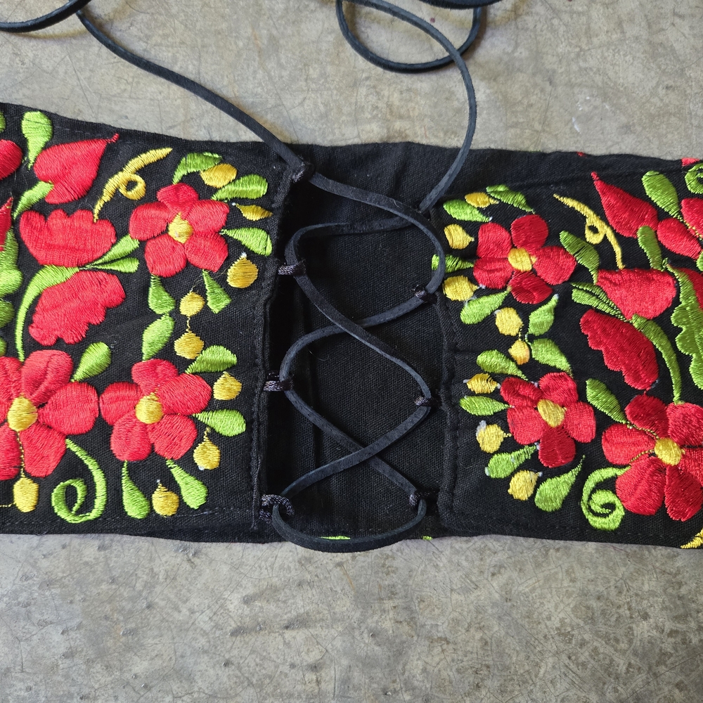 🌹Vintage Black Corset Lace Up Belt with Floral Embroidery M L